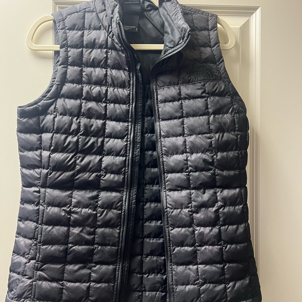 North Face Camo Vest Size Small
